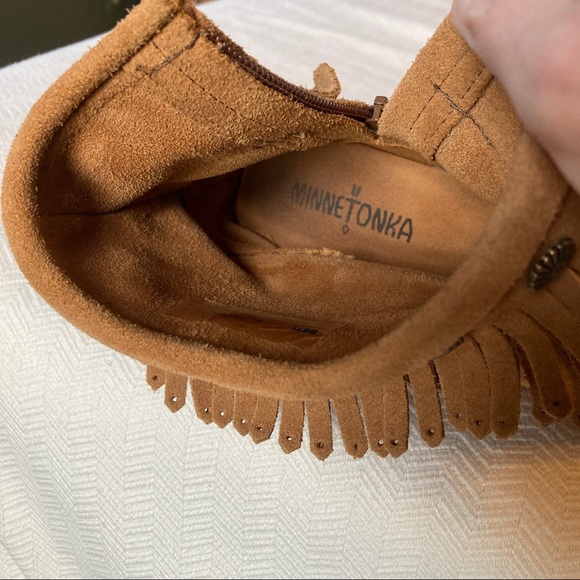 Minnetonka Moccasin Double Fringe Boots - Picture 8 of 10